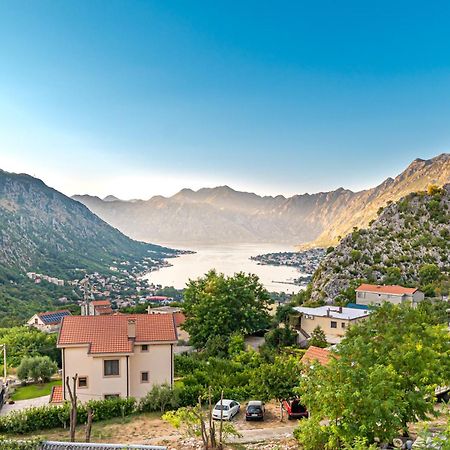 Apartmán Red Hill Kotor Exteriér fotografie