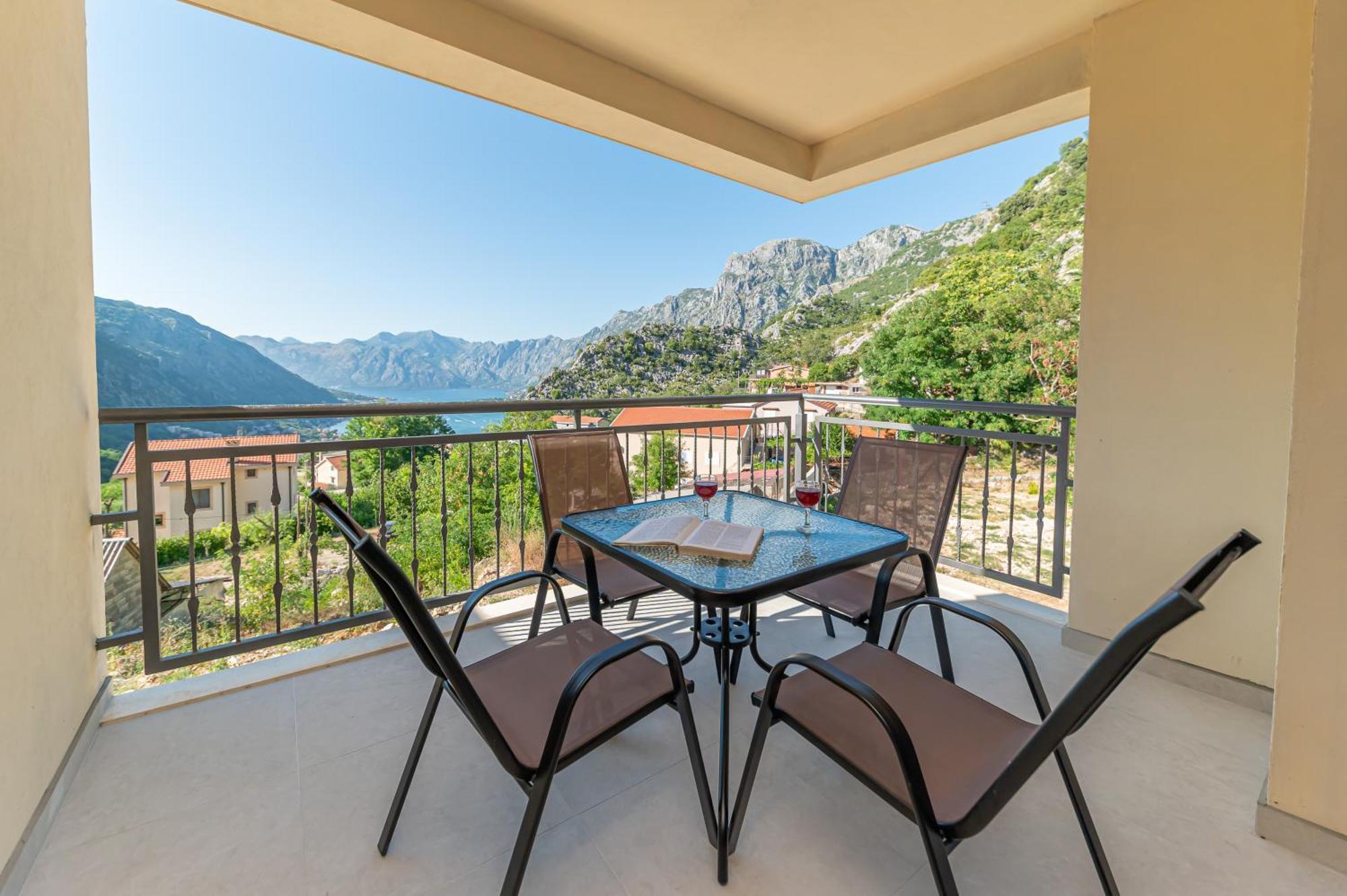 Apartmán Red Hill Kotor Exteriér fotografie
