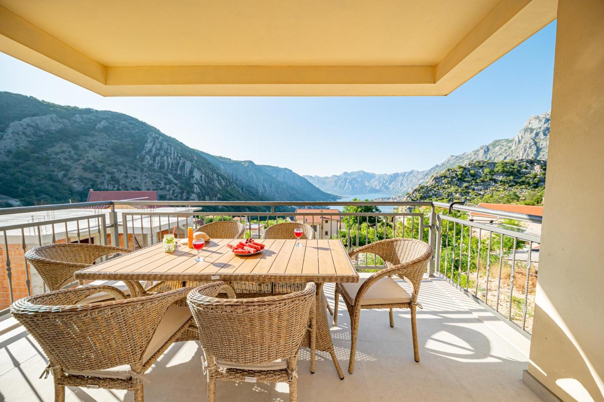 Apartmán Red Hill Kotor Exteriér fotografie