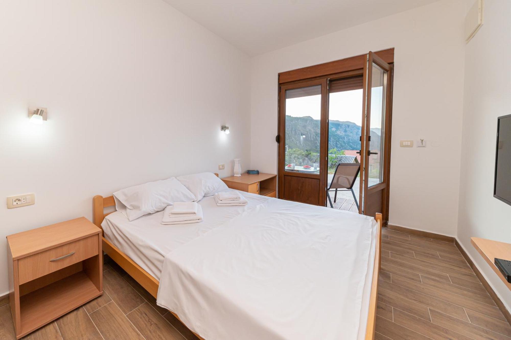 Apartmán Red Hill Kotor Exteriér fotografie